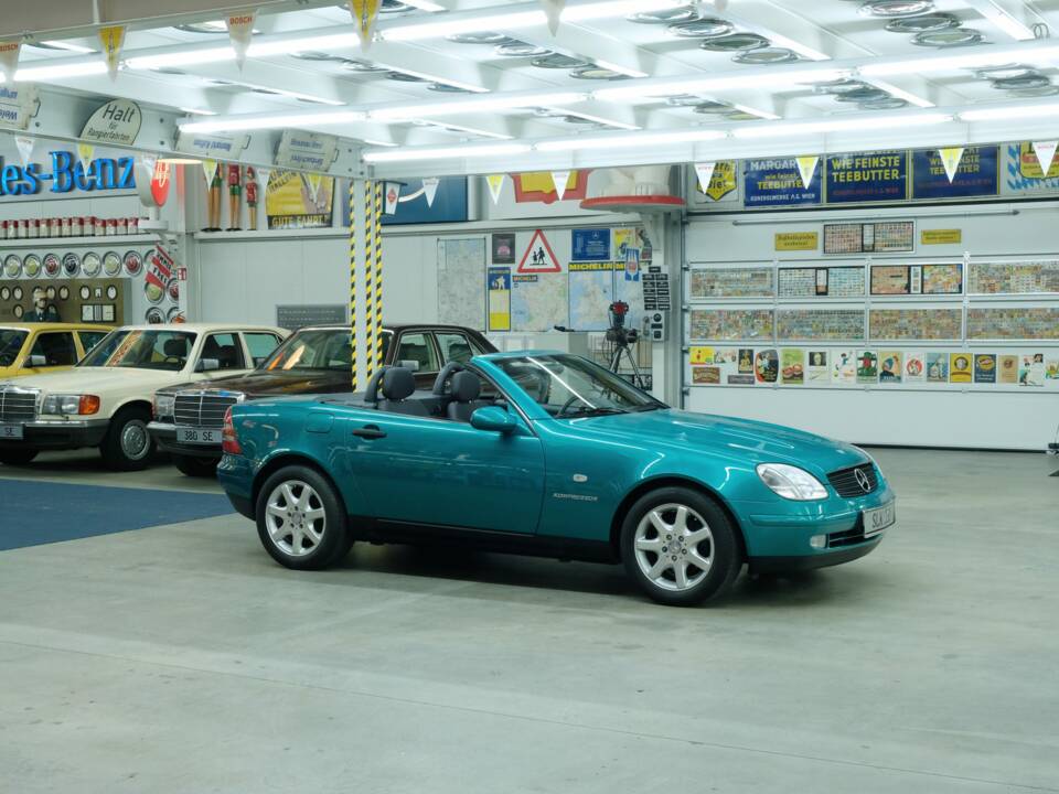 Immagine 50/50 di Mercedes-Benz SLK 230 Kompressor (1998)
