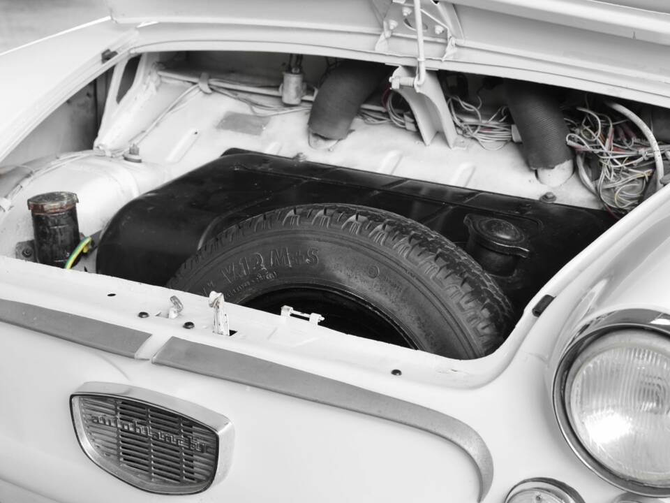 Image 27/37 of Autobianchi Bianchina Convertible (1960)