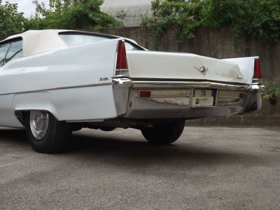 Immagine 9/50 di Cadillac DeVille Convertible (1969)