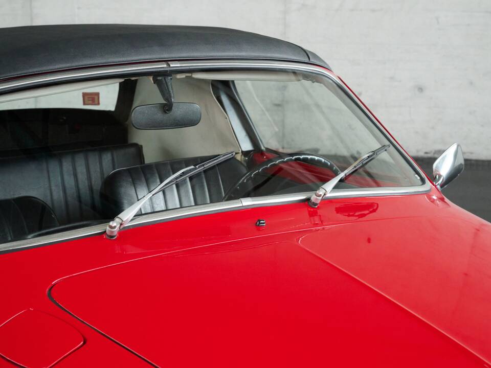 Image 28/50 of Volkswagen Karmann Ghia 1500 (1971)