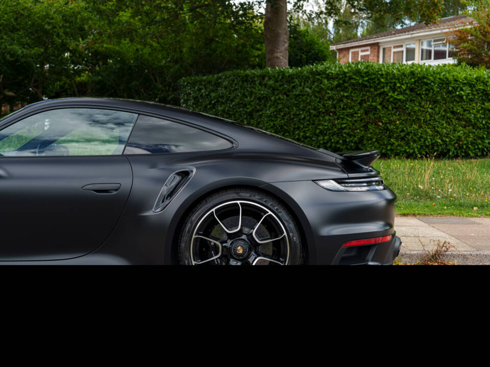 Image 14/33 of Porsche 911 Turbo S (2023)