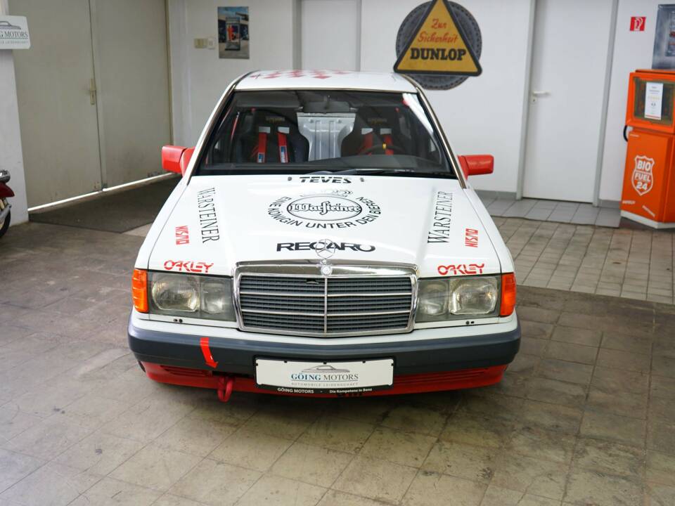 Imagen 6/36 de Mercedes-Benz 190 E 2.6 (1990)