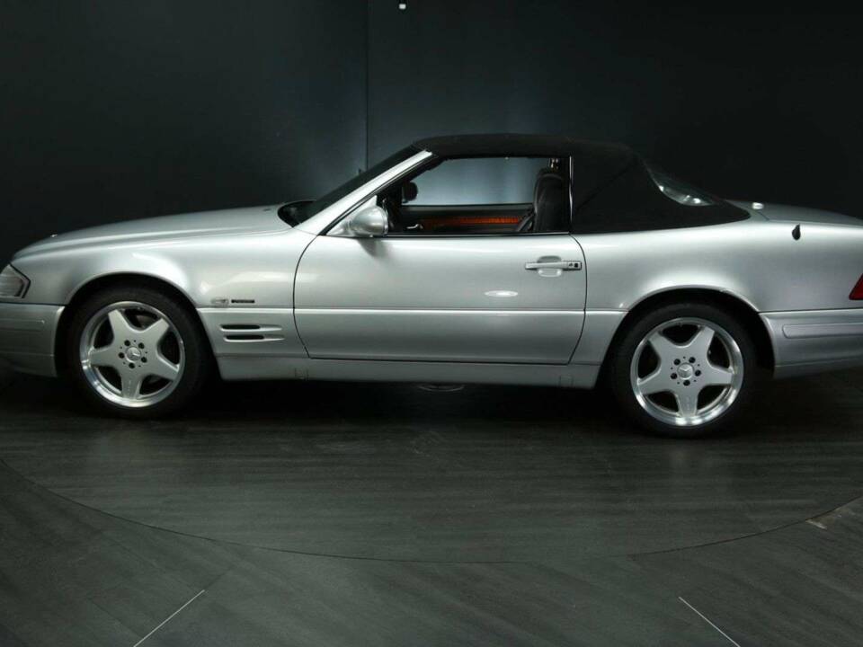 Image 31/49 of Mercedes-Benz SL 500 (2001)