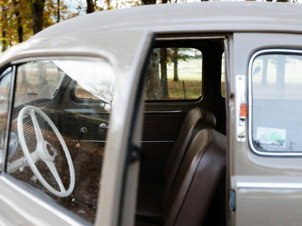 Immagine 12/56 di Volkswagen Maggiolino 1100 Standard "Ovali" (1954)