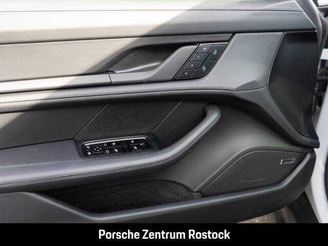 Obraz 14/31 pojazdu Porsche Taycan 4S Sport Turismo (2026)