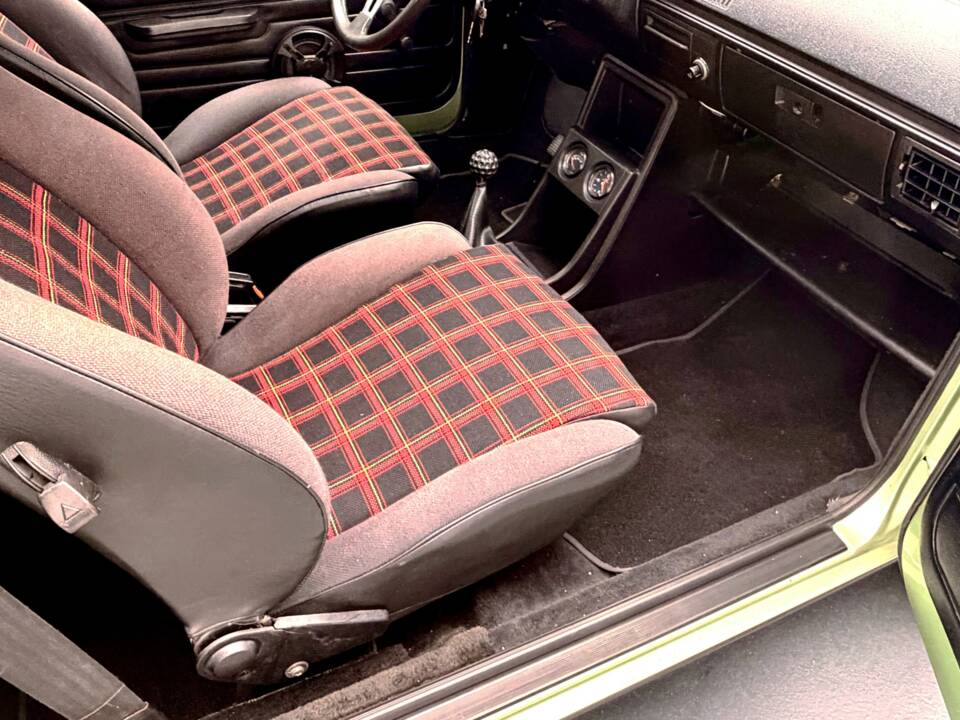 Bild 10/16 von Volkswagen Golf I GTI 1.6 (1980)