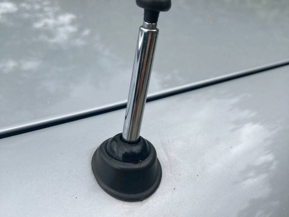 Immagine 22/29 di Mercedes-Benz 300 SE (1990)