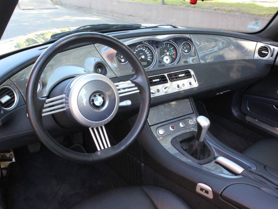 Image 12/27 of BMW Z8 (2001)