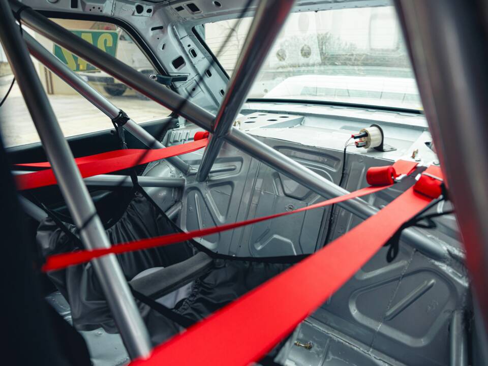 Image 43/56 de BMW M3 (1988)