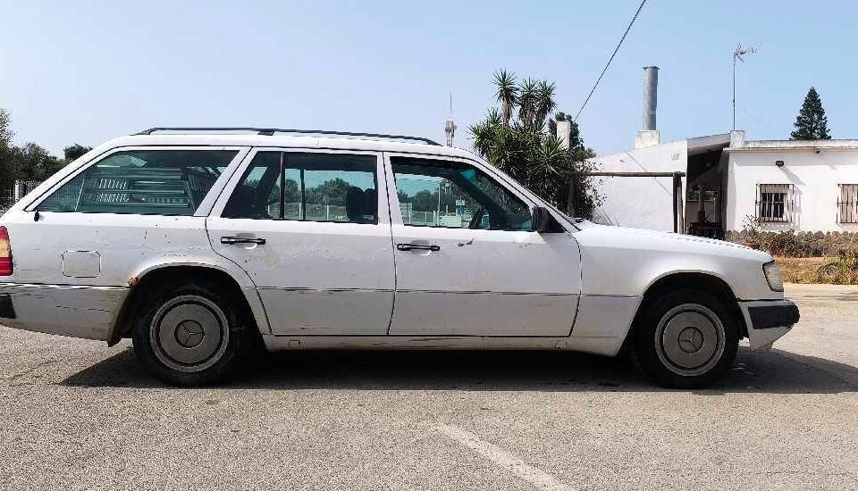 Bild 3/6 von Mercedes-Benz 300 TD (1991)