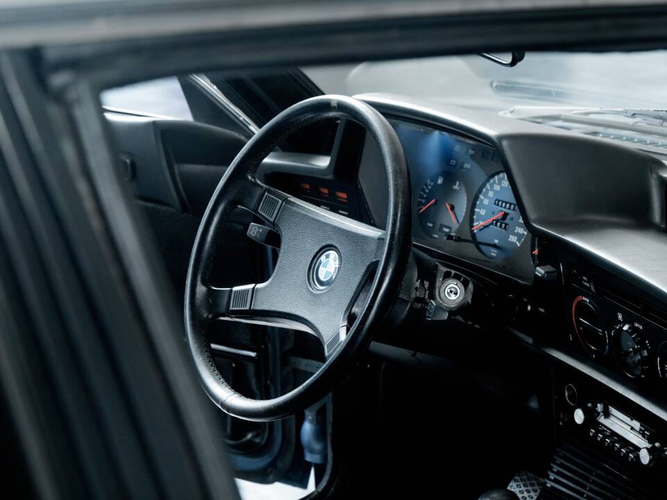Image 47/50 of BMW 635 CSi (1979)