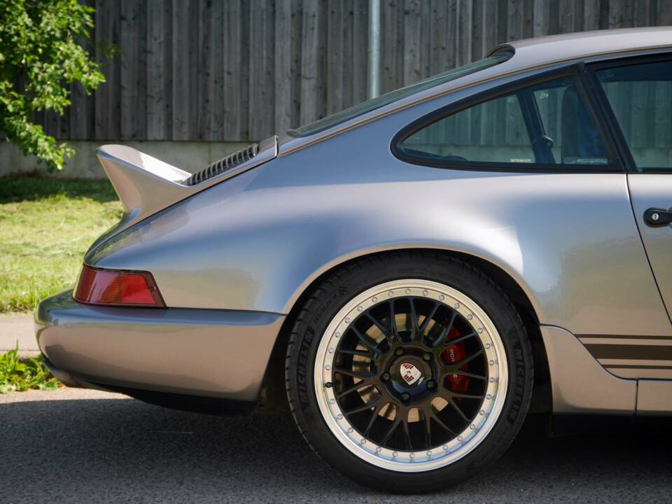 Immagine 3/31 di Porsche 911 Carrera 4 (1989)