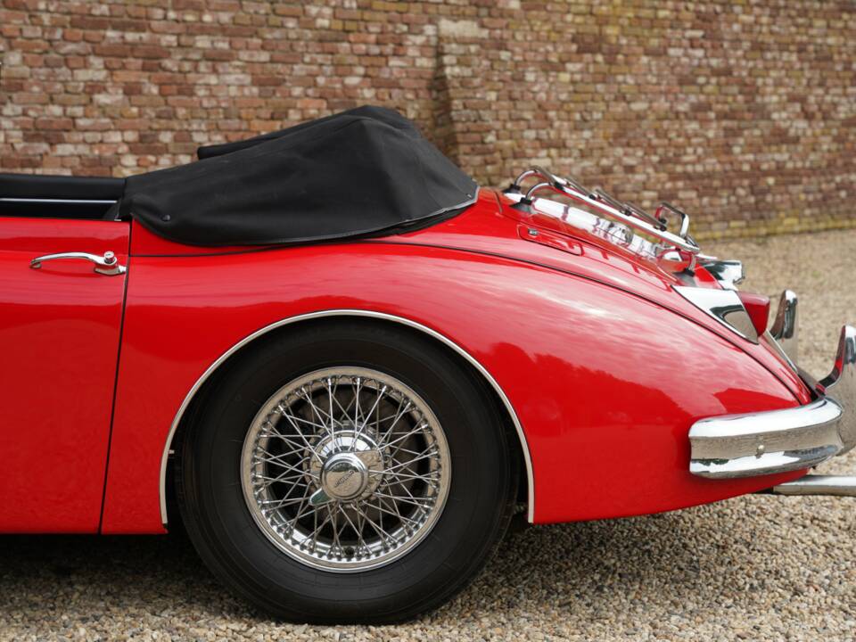 Image 27/50 of Jaguar XK 150 DHC (1960)