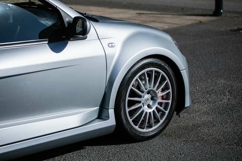 Image 16/40 of Renault Clio II V6 (2002)