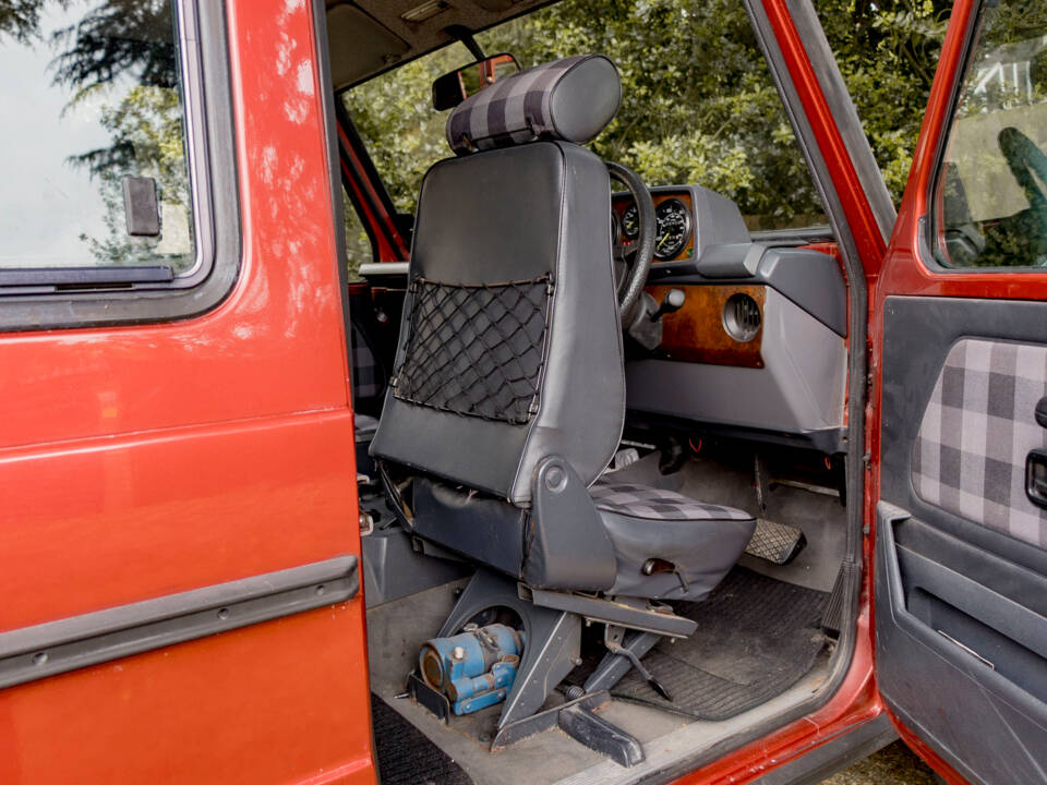 Immagine 24/29 di Mercedes-Benz 280 GE (SWB) (1990)