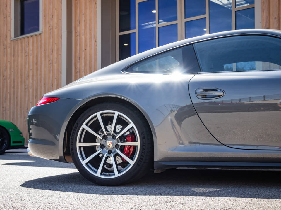 Image 9/50 of Porsche 911 Carrera 4S (2013)