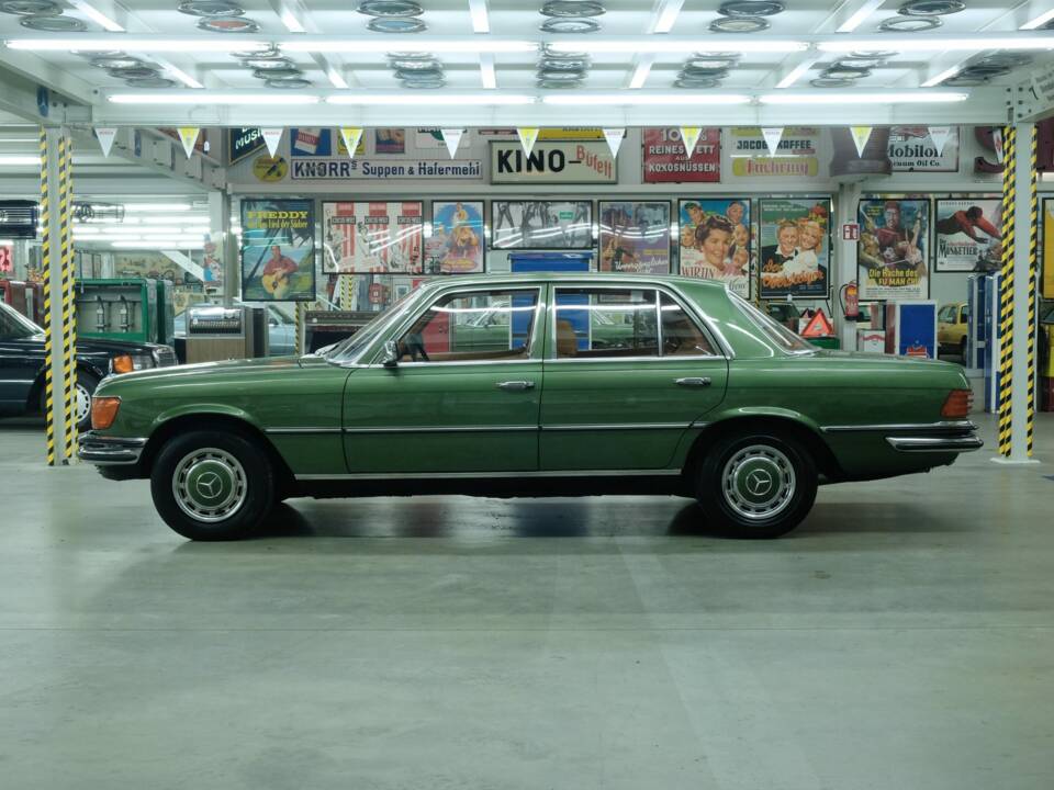 Image 3/50 de Mercedes-Benz 350 SE (1975)