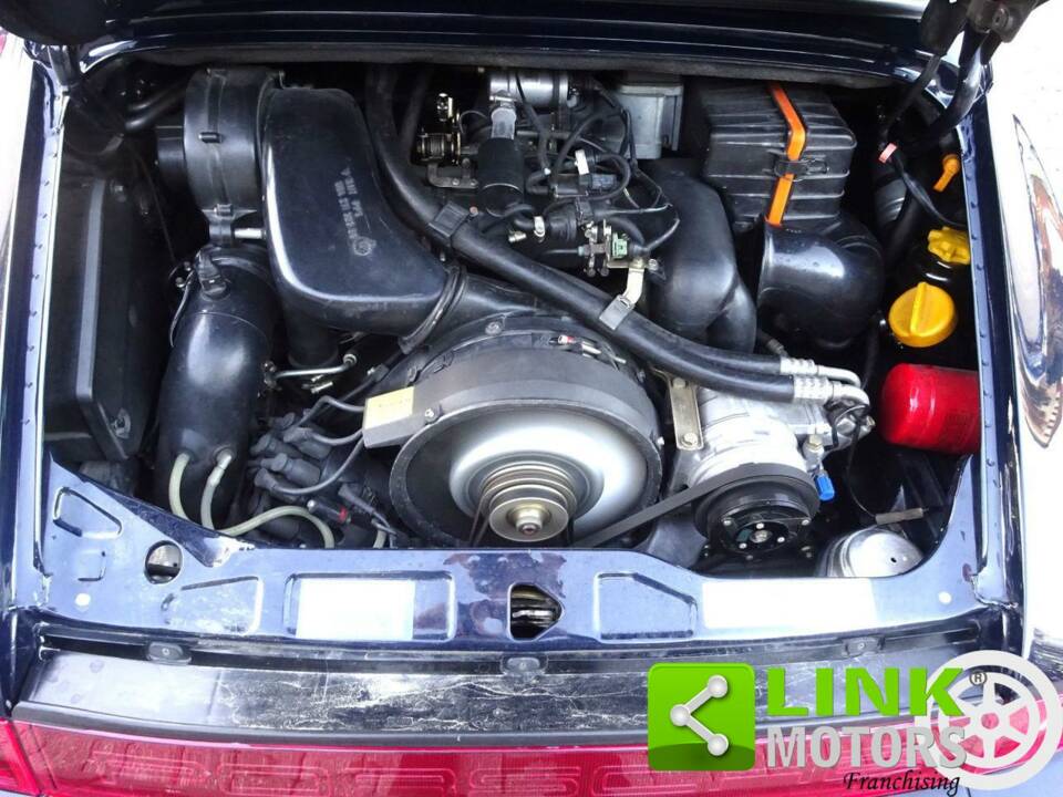 Image 8/10 of Porsche 911 Carrera 4 (1991)