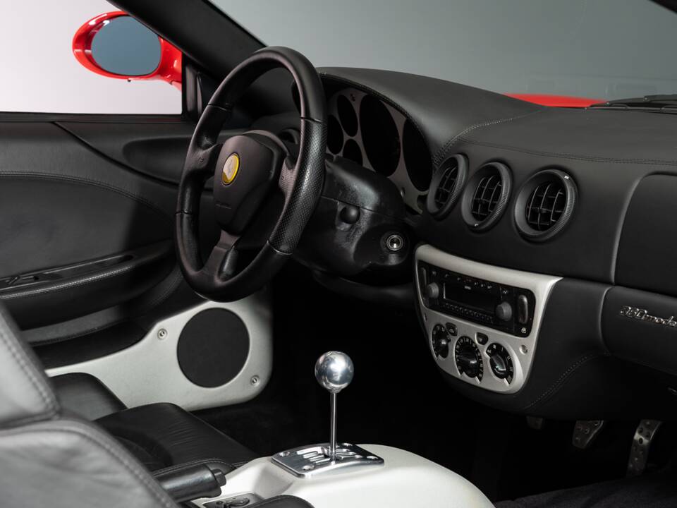 Image 14/35 of Ferrari 360 Modena (1999)