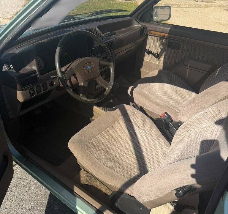 Bild 2/8 von Ford Escort 1.3 (1982)