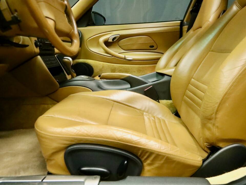 Image 28/50 de Porsche 911 Carrera (1999)