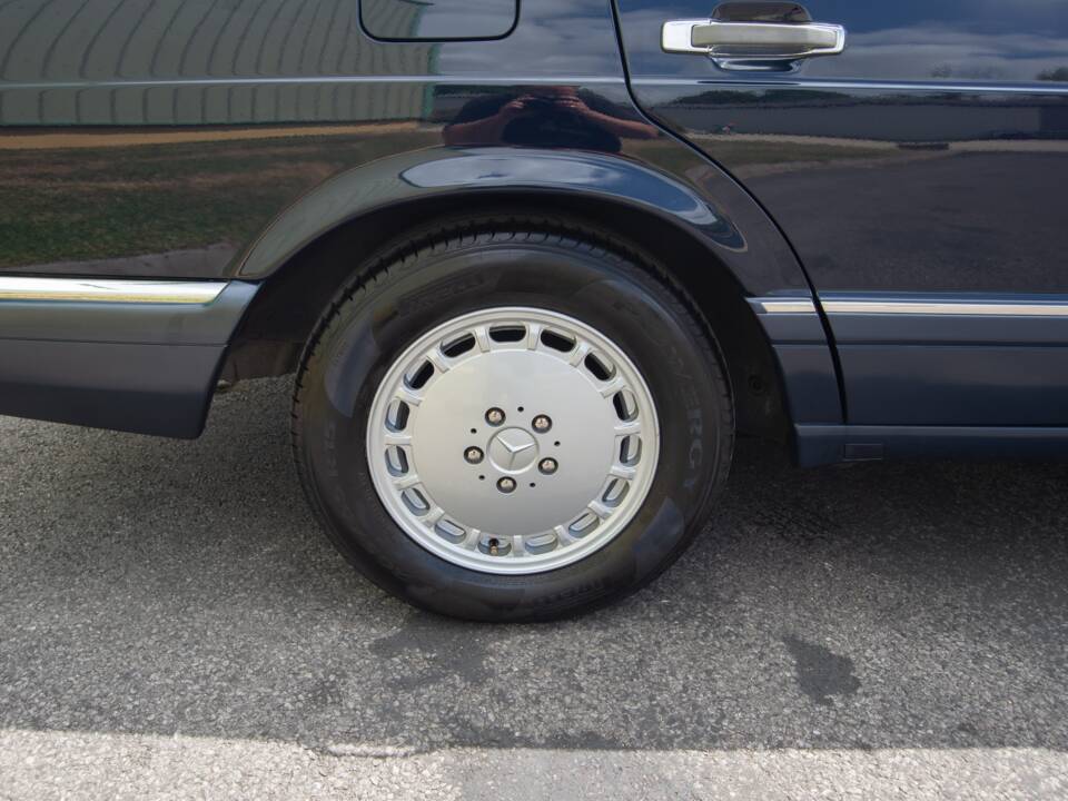 Bild 26/29 von Mercedes-Benz 300 SE (1990)