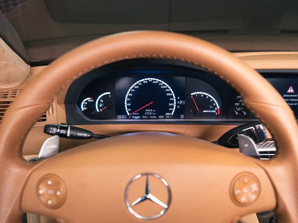 Image 30/40 of Mercedes-Benz CL 65 AMG (2008)