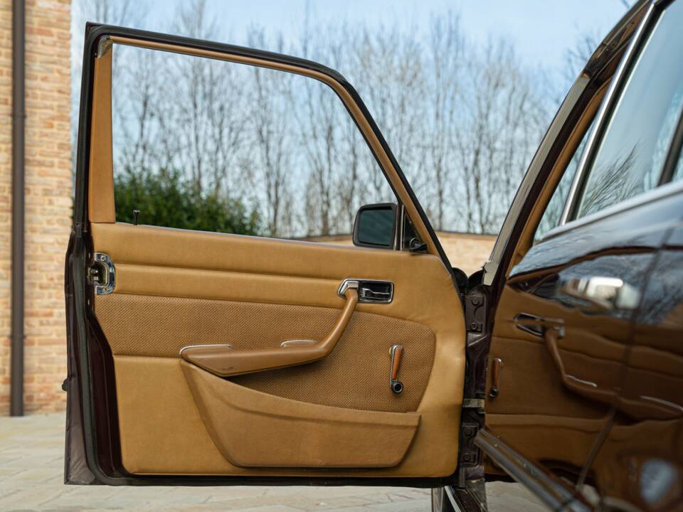 Image 26/50 of Mercedes-Benz 280 SE (1973)