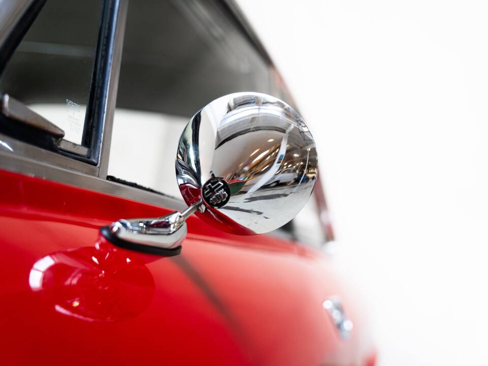 Bild 25/32 von Alfa Romeo Giulia 1600 GT Junior (1972)