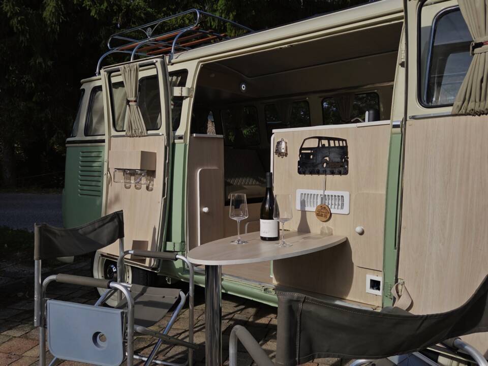 Image 13/30 of Volkswagen T2 Brasil Camper (1982)