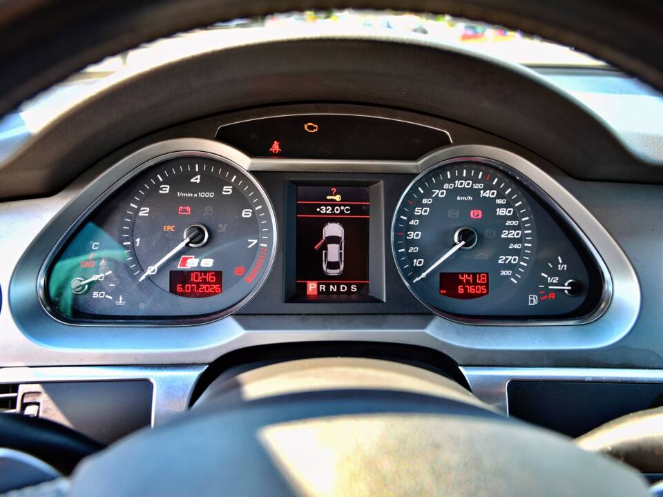 Bild 10/22 von Audi S6 Avant 5.2 V10 quattro (2006)
