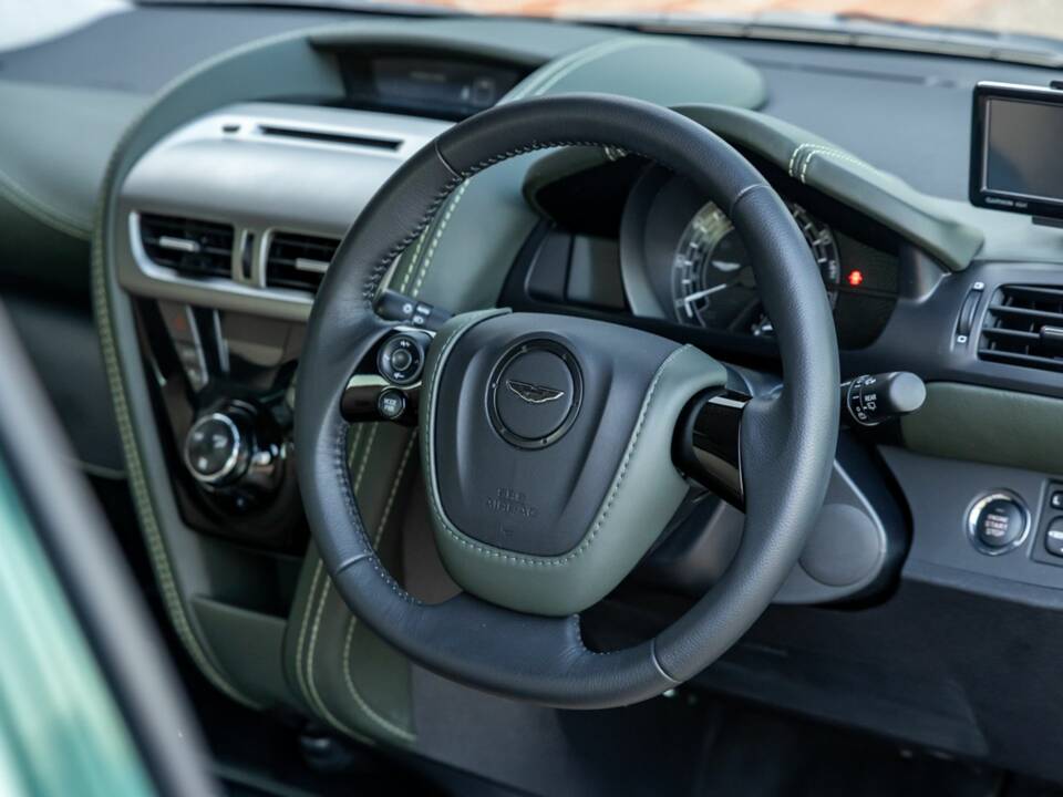 Image 13/50 of Aston Martin Cygnet (2013)