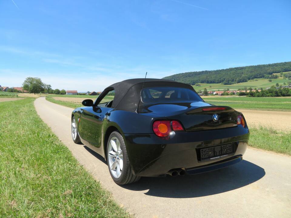 Bild 6/18 von BMW Z4 3.0i (2004)