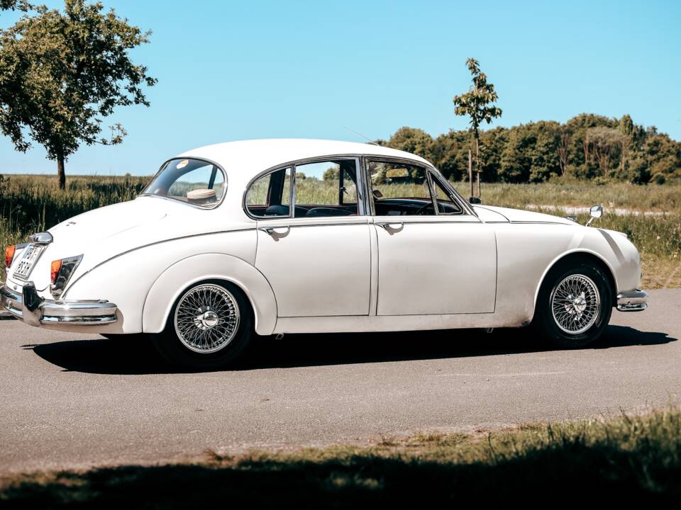 Image 2/18 de Jaguar Mk II 3.4 (1963)