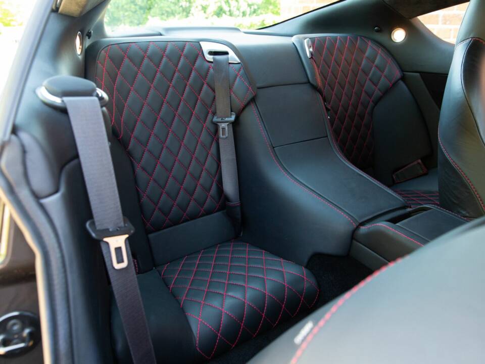 Image 11/50 of Aston Martin DBS (2012)