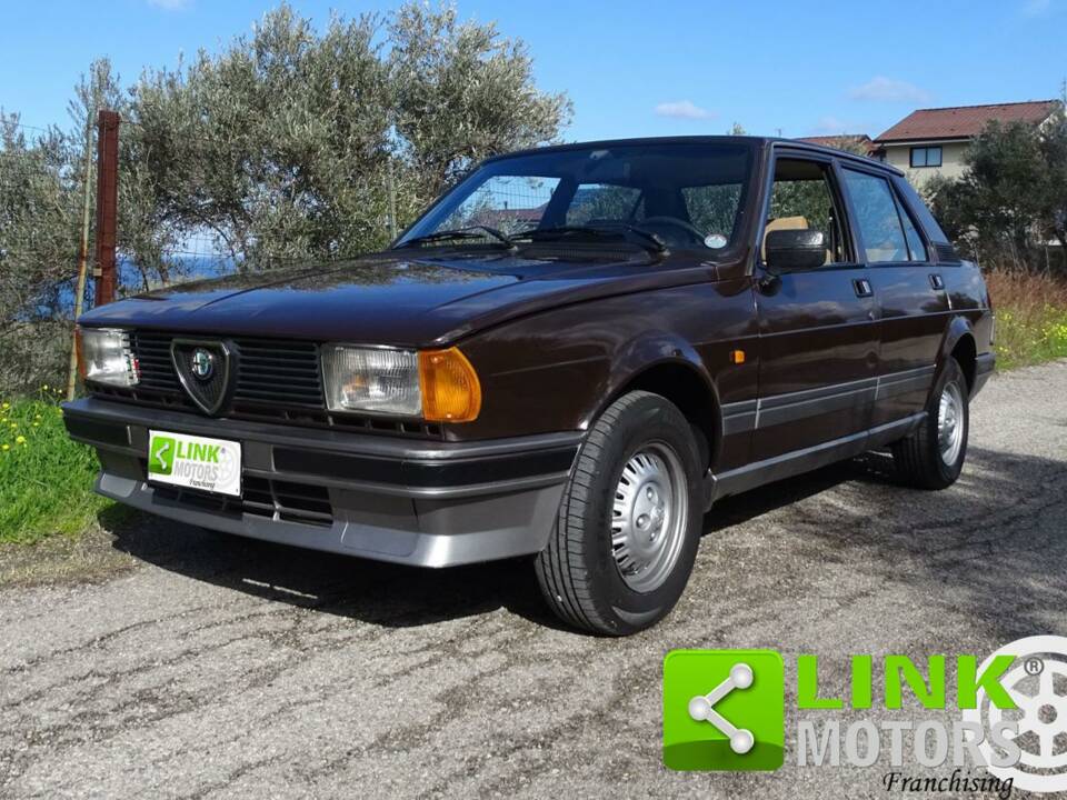 Immagine 1/10 di Alfa Romeo Giulietta 1.6 (1983)