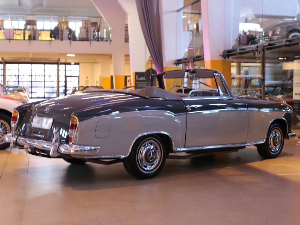 Imagen 7/98 de Mercedes-Benz 220 SE Cabriolet (1960)