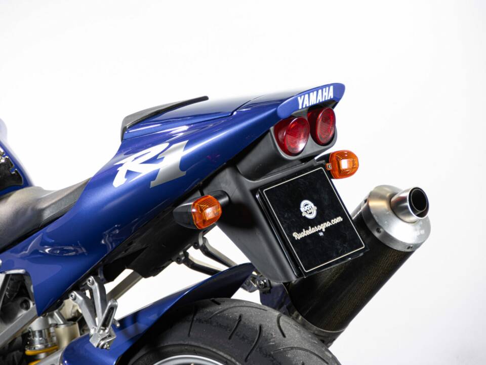 Image 15/50 of Yamaha YZF 1000 R1 (1998)