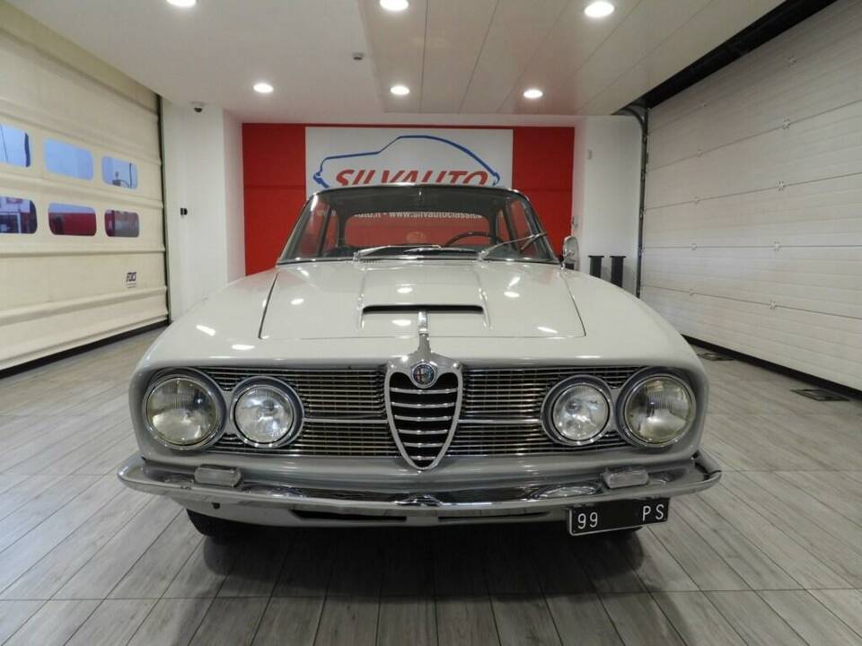 Imagen 2/15 de Alfa Romeo 2600 Sprint (1963)