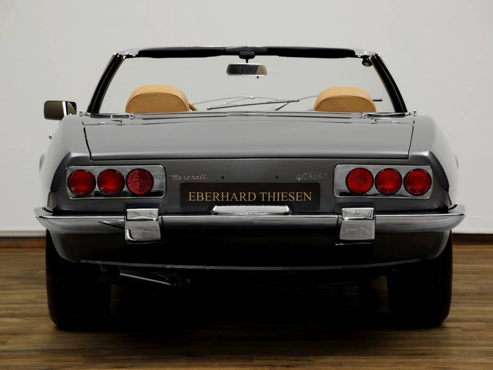 Image 8/23 of Maserati Ghibli Spyder (1970)