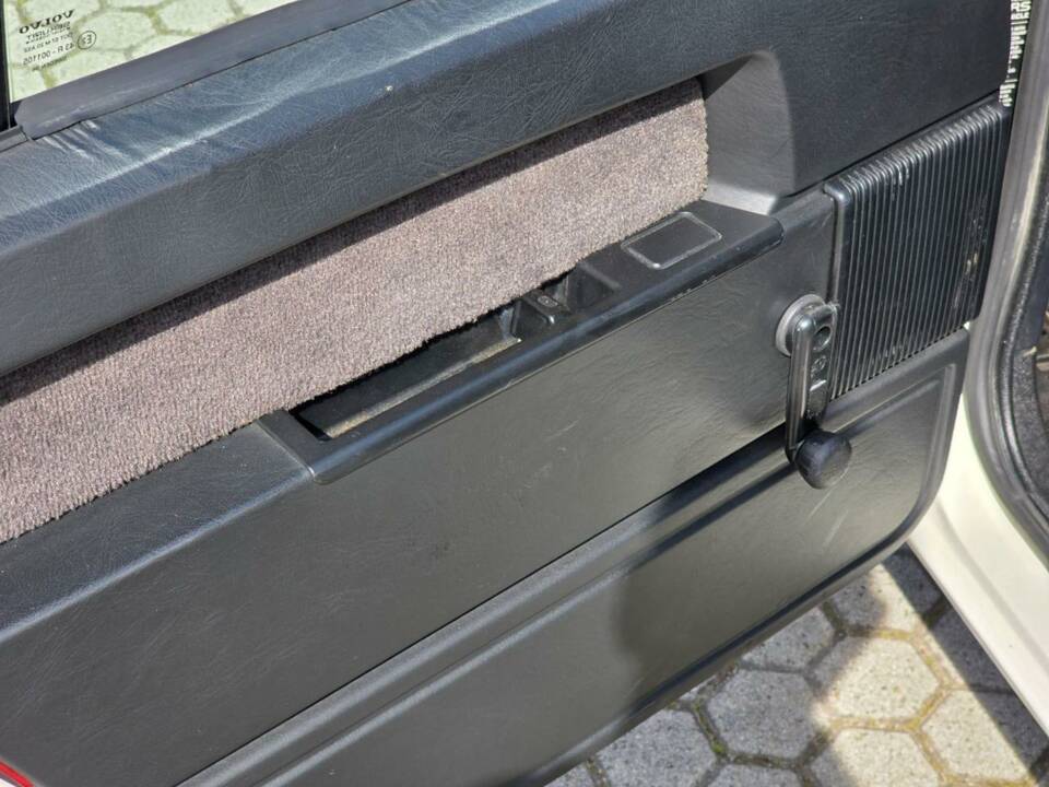 Bild 29/35 von Volvo 940 2.0i Turbo (1996)