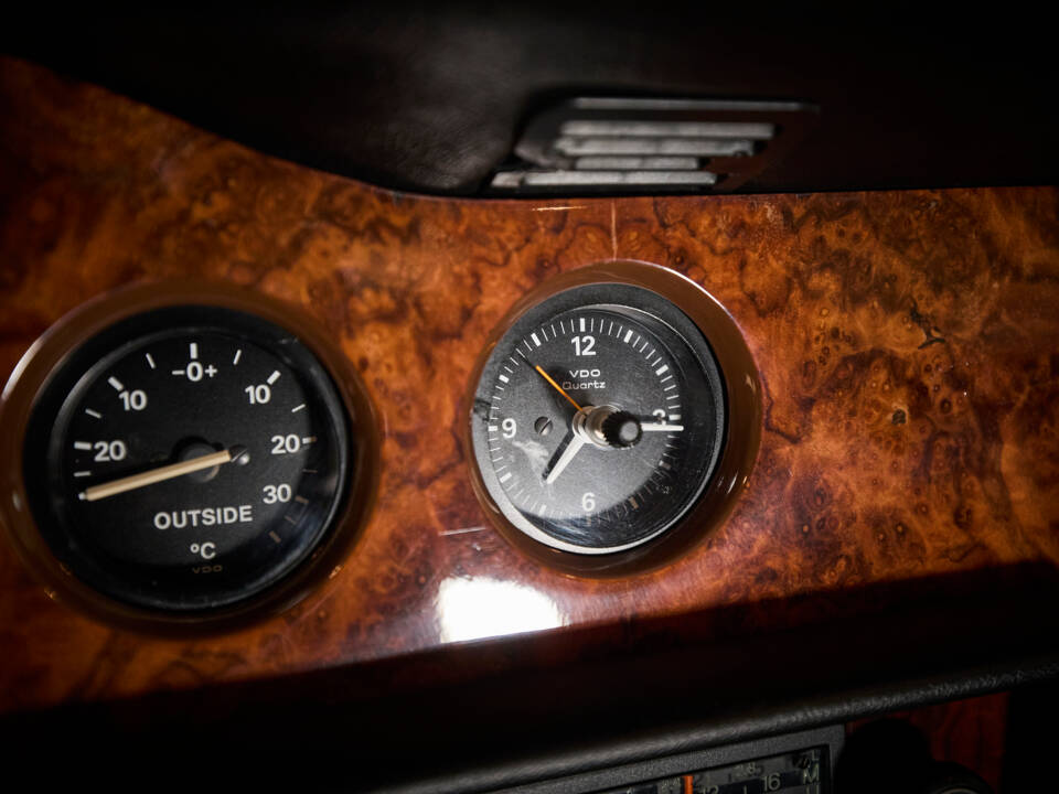 Image 69/99 of Rolls-Royce Corniche I (1979)