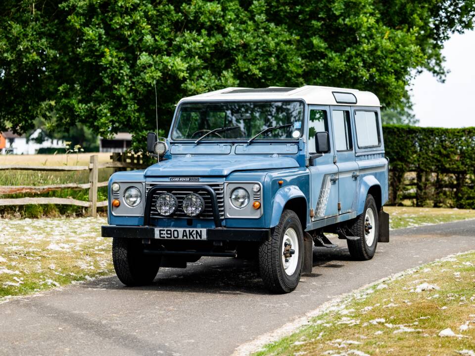 Image 24/50 of Land Rover 110 (1988)