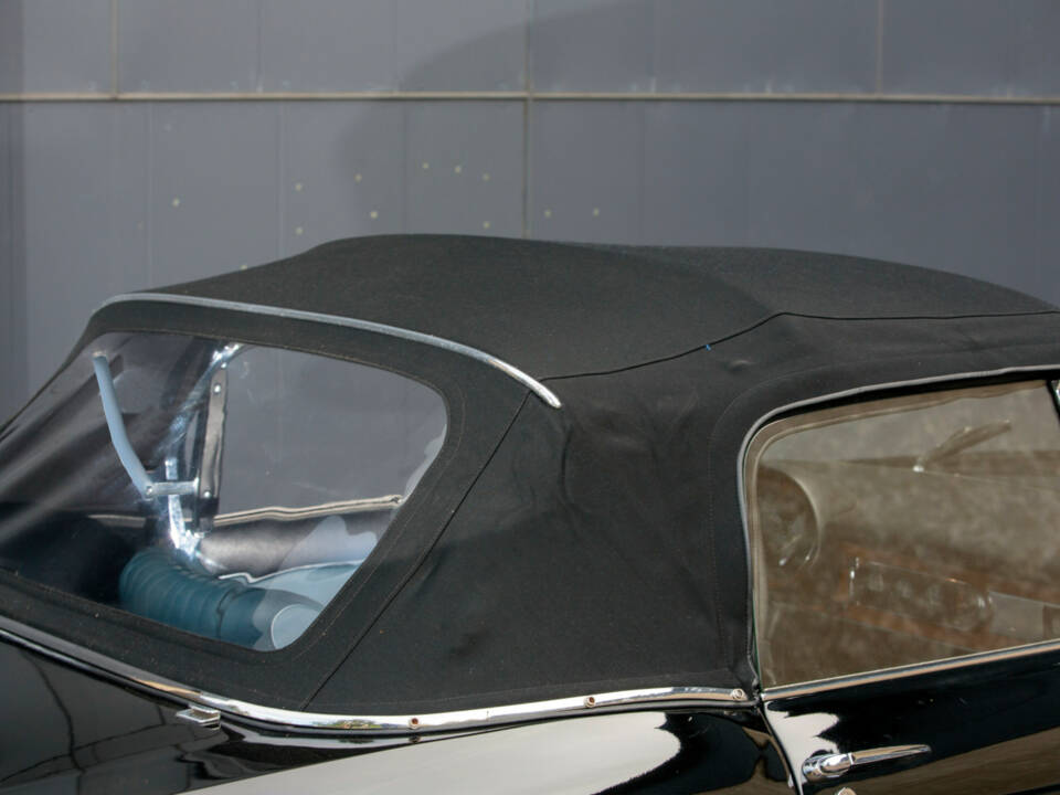 Image 23/24 of Ferrari 275 GTS (1965)