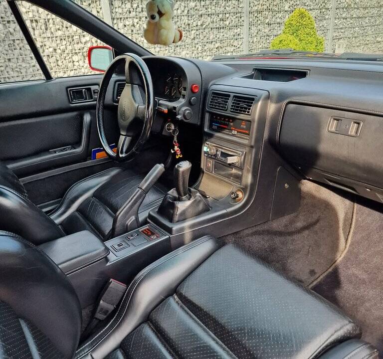 Image 2/8 of Mazda RX-7 Turbo (1988)