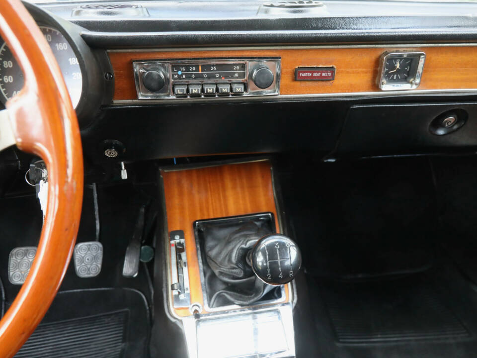 Immagine 47/50 di Alfa Romeo 2000 GTV (1973)