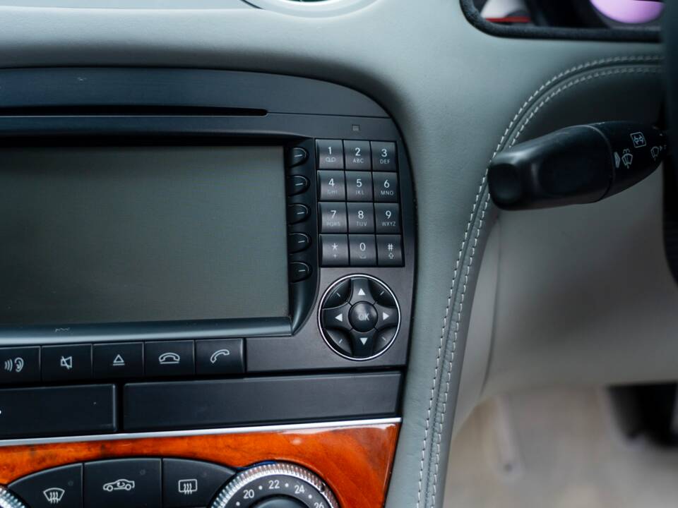 Image 27/56 de Mercedes-Benz SL 65 AMG (2004)