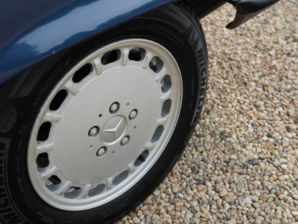 Immagine 23/50 di Mercedes-Benz 300 SL (1986)