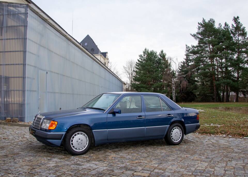 Bild 6/25 von Mercedes-Benz 300 E-24 (1991)