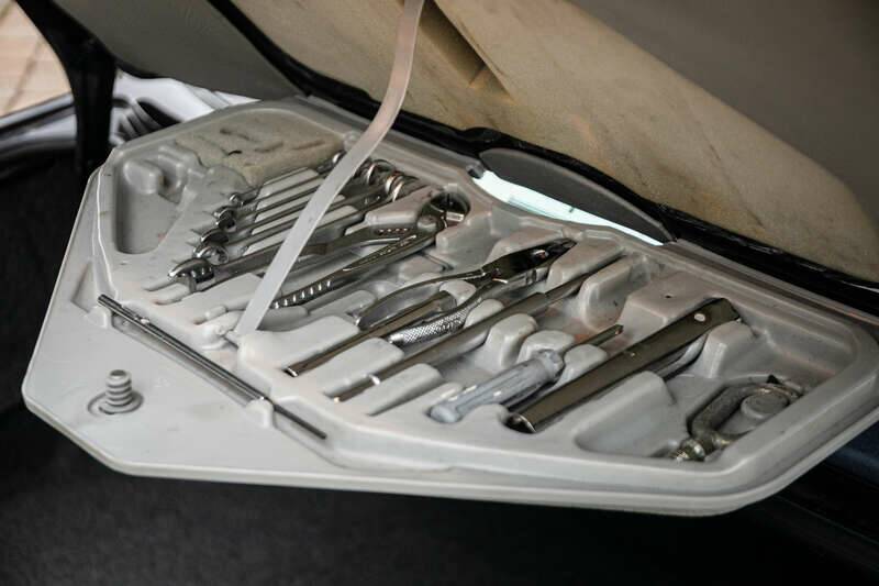 Bild 46/50 von BMW 635 CSi (1989)